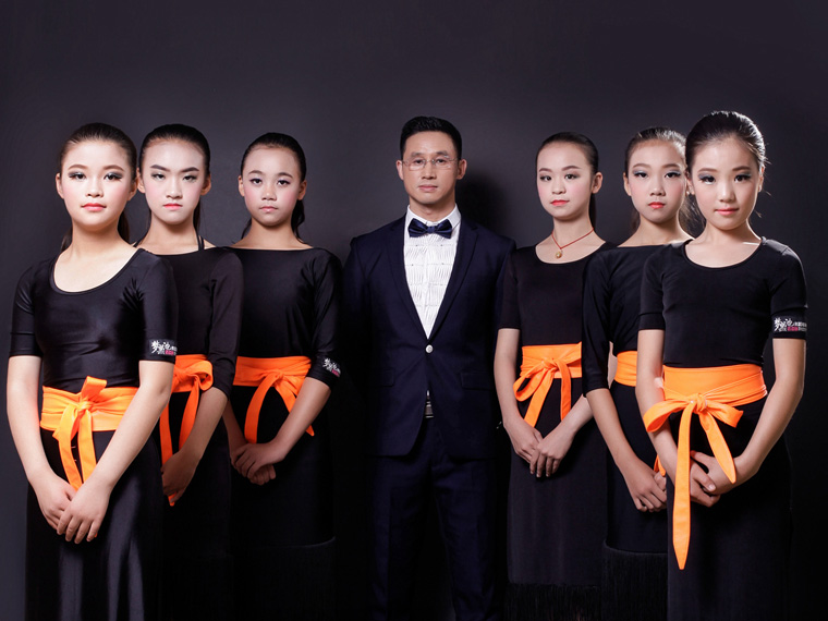 鹽商人物第24期丨專訪夢黑池舞蹈創(chuàng)始人陸豐裕：逐夢人生，舞動(dòng)精彩